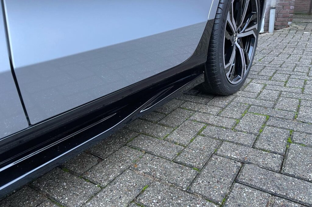 Volvov60sideskirts